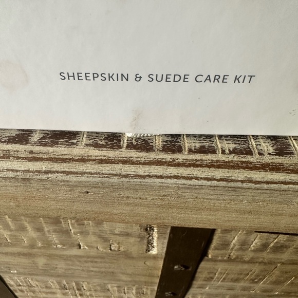 NIB Ugg Sheepskin and Suede Care Kit - Picture 4 of 5